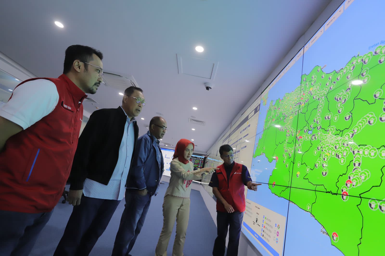 Pastikan Stok BBM Aman, Dirut Pertamina Pantau Langsung Melalui Command Center