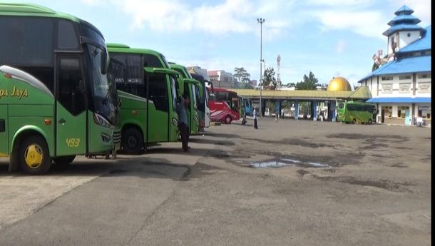 Bus dan Angkutan Umum Tunggu Penyesuaian Tarif Pasca Kenaikan Harga BBM