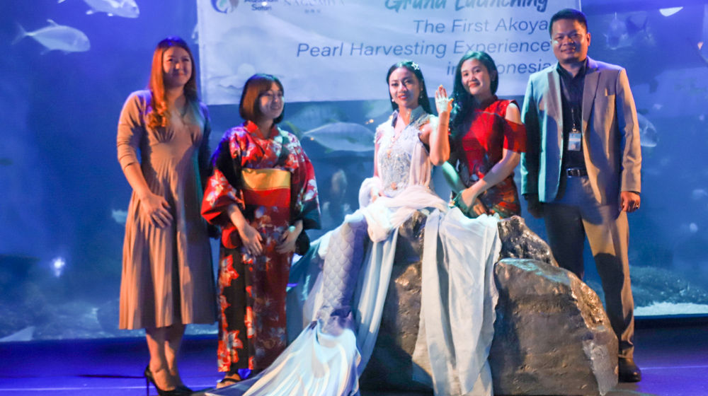 Pearl Harvesting Kerang JAQS-1.jpg