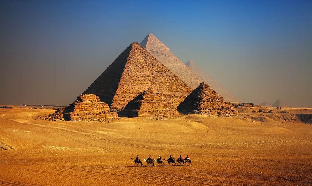 piramida giza.jpg