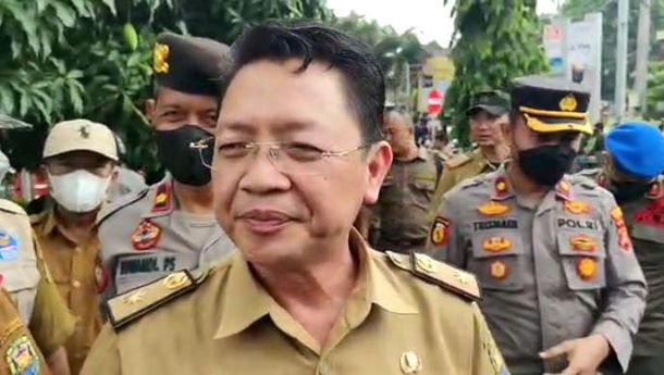 Pemkot Batalkan Subsidi Angkutan Umum Menjadi Operasi Pasar Murah