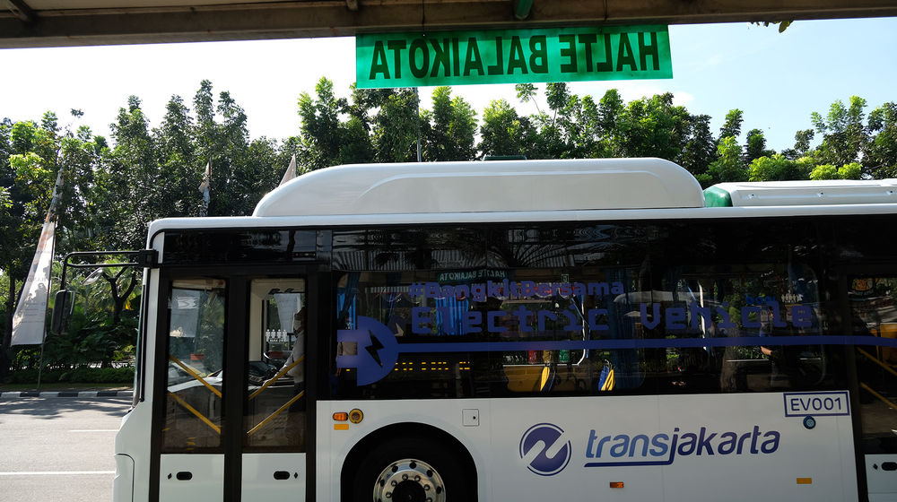 Bus-Listrik-Tranjakarta-4.jpg