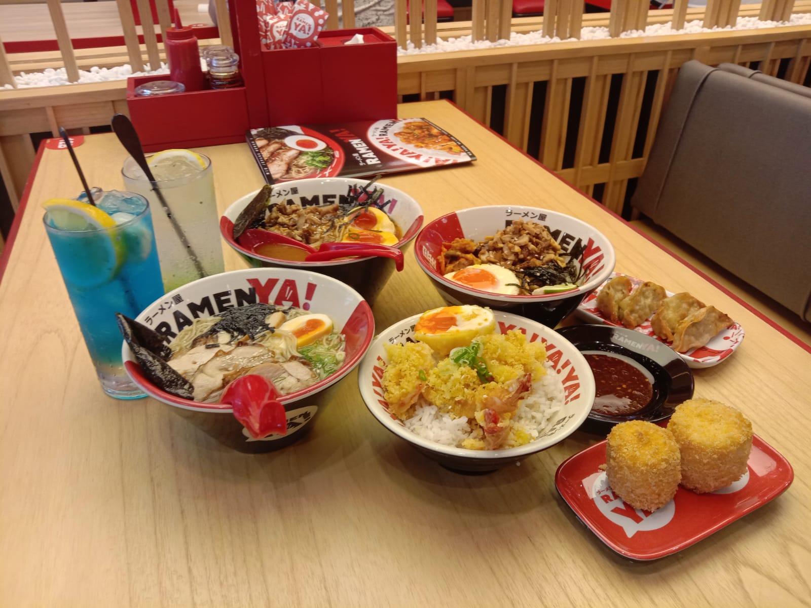 Aneka varian menu RamenYA! di Solo Square Mall 