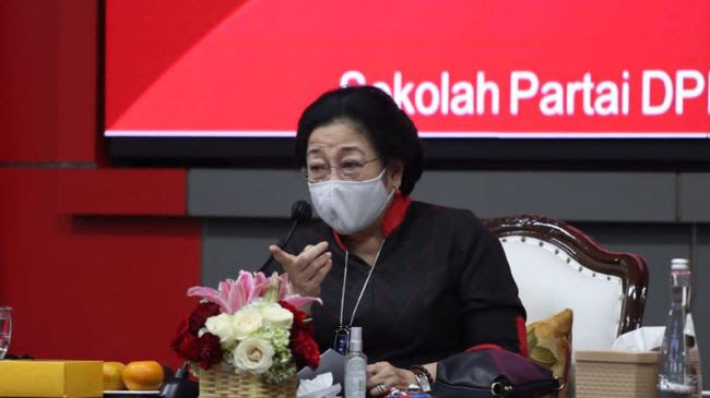 Ketua umum PDI-Perjuangan Megawati Soekarnoputri memberikan arahan kepada kepala daerah yang berasal dari PDI-Perjuangan (dok PDIP)