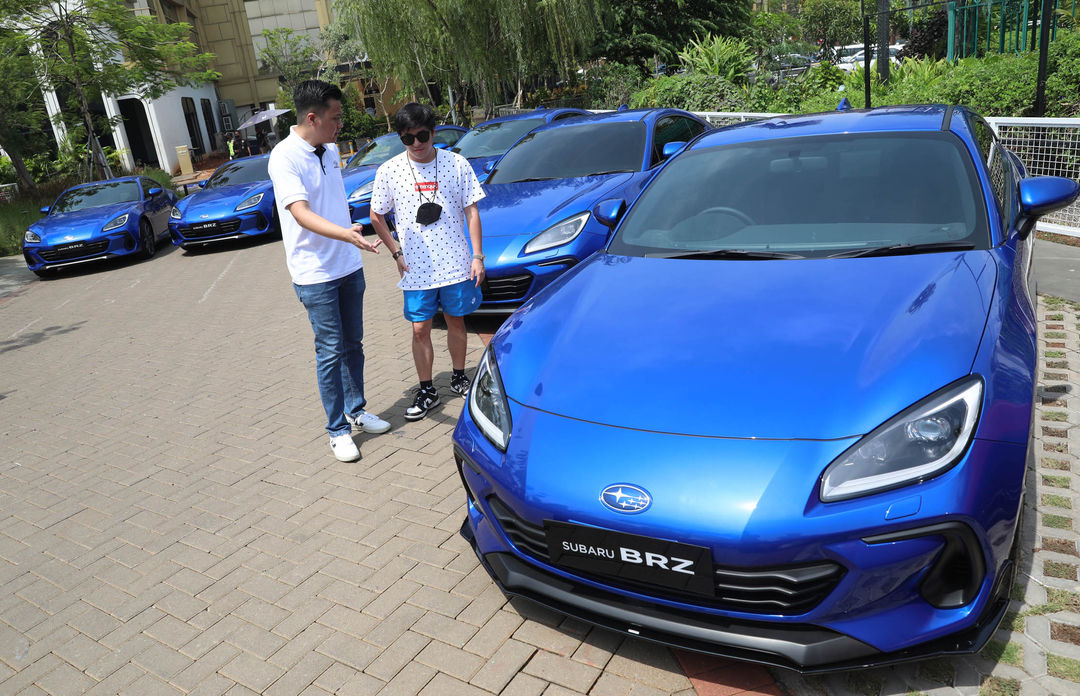 Subaru Indonesia menyelenggarakan acara  SUBARU BRZ FIRST OWNER HANDOVER, yakni serah-terima perdana unit the all-new Subaru BRZ kepada 8 perwakilan pelanggan pertama di Indonesia, Sabtu 24 September 2022. Foto : Panji Asmoro/TrenAsia