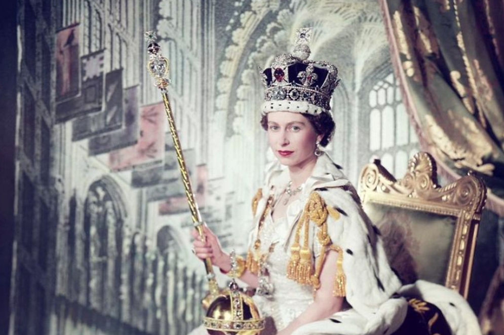 Tak Hanya Permata di Mahkota Ratu Elizabeth II, Inilah Artefak Budaya yang Diambil Kerajaan Inggris dari Negara Lain