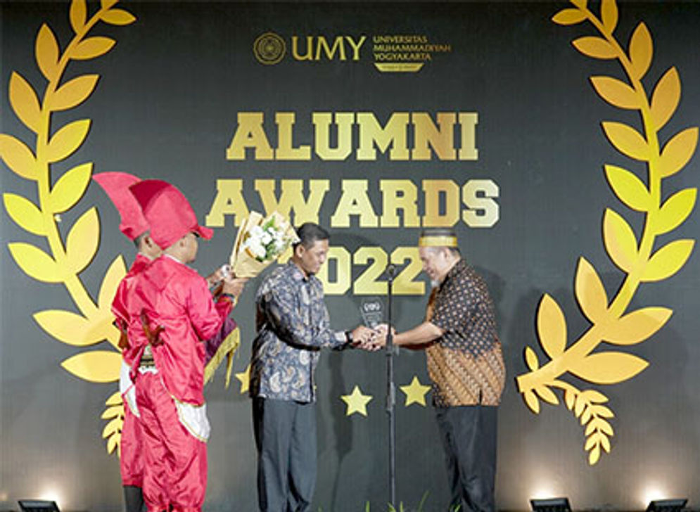 27092022-UMY Alumni Award.jpg