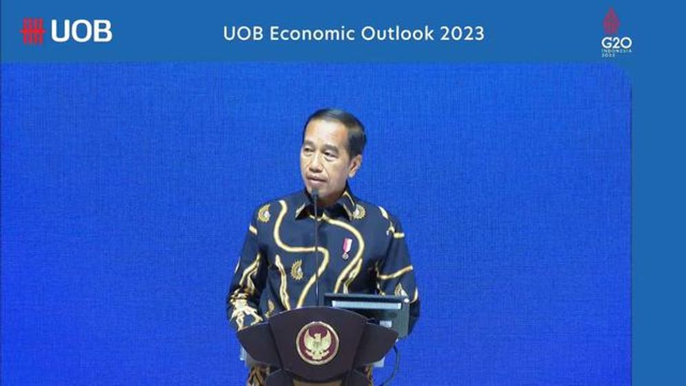 Presiden Jokowi dalam UOB Economic Outlook 2023.