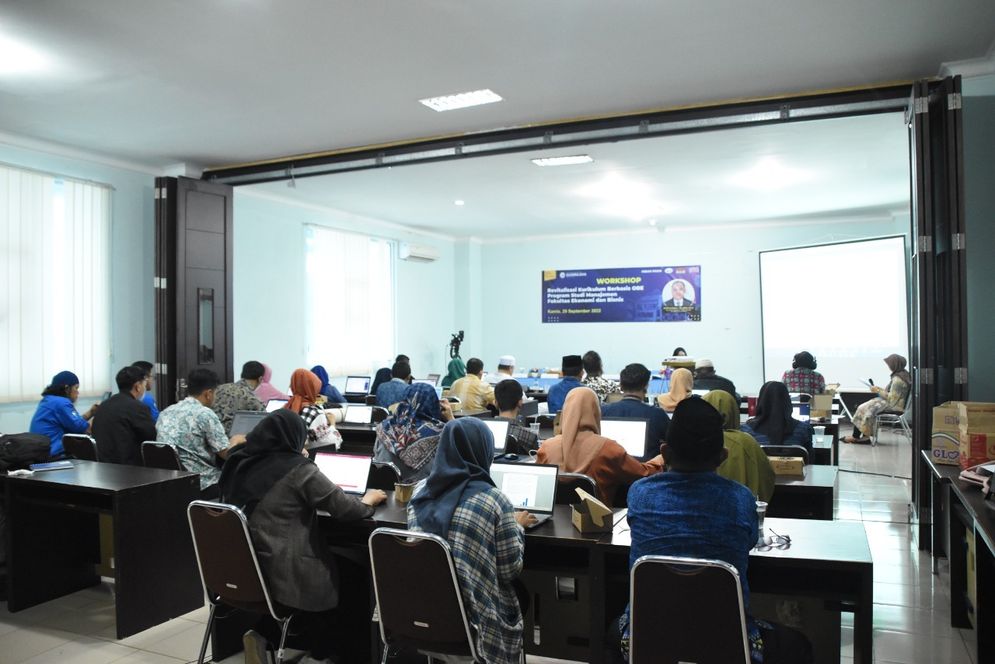 Program Studi Manajemen IIB Darmajaya menggelar Workshop Revitalisasi Kurikulum Berbasis Outcome Based Education (OBE).