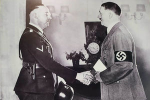 Mengunjungi Tembok Berlin - Andi Reza 8.jpg