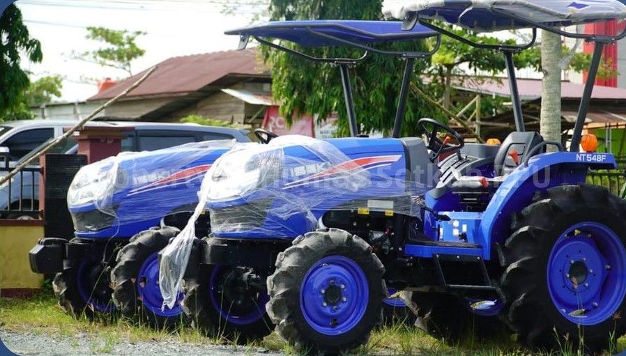 Bantuan alat mesin pertanian oleh Pemkab PPU kepada petani. Pembak PPU menerbitkan rekomendasi pembelian solar subsidi kepada petani. Foto: Humas PPU