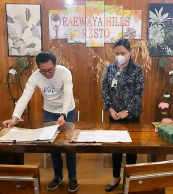 Bupati Joune Ganda bersama Kepala BPJS Kesehatan Minut. (Foto:Istimewa)