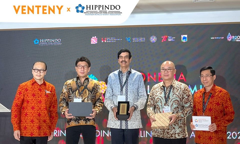 Kiri - Kanan: Paulus Arifin, Jun Waide - Group Founder dan CEO VENTENY, VP Sharma, Alphonzus Widjaja - Ketua Umum Asosiasi Pengelola Pusat Belanja Indonesia (APPBI), dan Haryanto Pratantara - Sekretaris Jenderal HIPPINDO