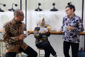 Kirim Zurich Syariah - Panji 2.jpg