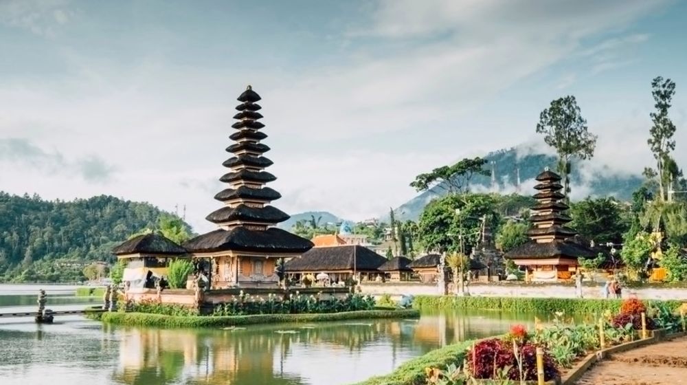 10 Negara Teraman untuk Dikunjungi Solo Traveler, Indonesia Termasuk!