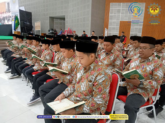 51 Siswa dan Guru Semarakkan Tabligh Akbar Muktamar Muhammadiyah dan Aisyiyah ke-48