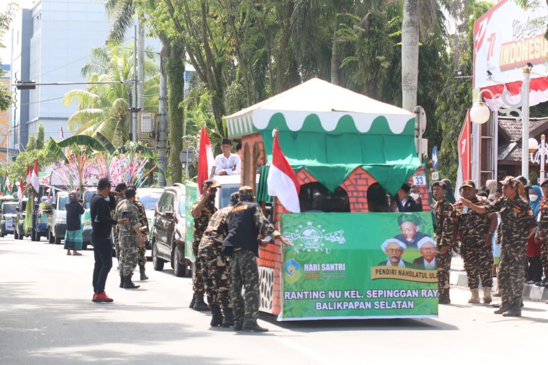 Pembukaan pawai Hari Santri 2022 di Kota Balikpapan. 