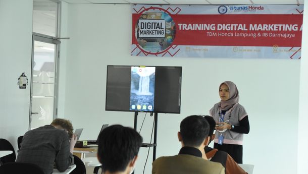 15 Mahasiswa IIB Darmajaya Ikuti Training Digital Marketing Academy TDM