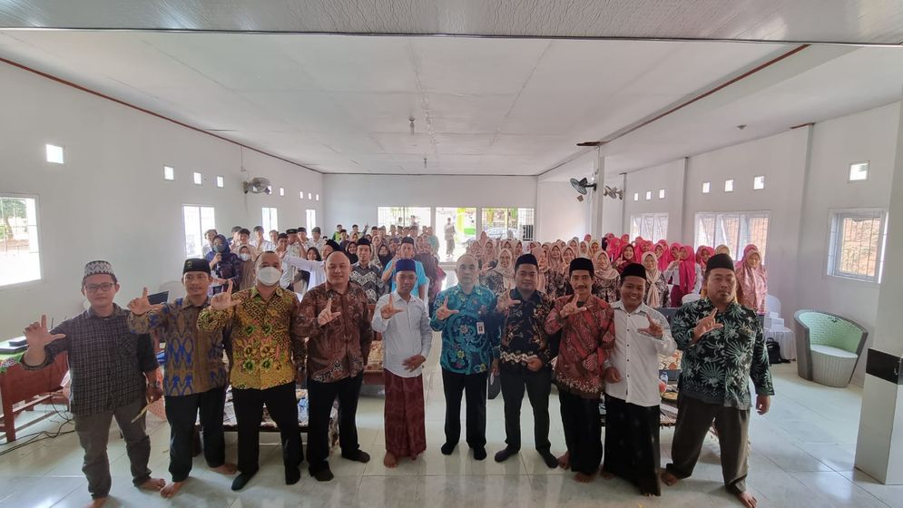 OJK bersama dengan Bursa Efek Indonesia Perwakilan Lampung menyelenggarakan kegiatan Capital Market goes to Pesantren dengan tema ‘Inklusi Keuangan Meningkat Perekonomian Semakin Kuat.