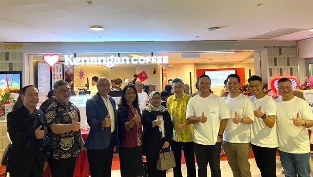 Menparekraf Apresiasi Gerai Kopi Kenangan dan Restoran Sari Ratu Hadir di Malaysia 