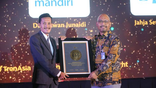 ESG Award: Pacu Portofolio Sustainable Financing Perseroan, Dirut Mandiri Raih Penghargaan dari TrenAsia