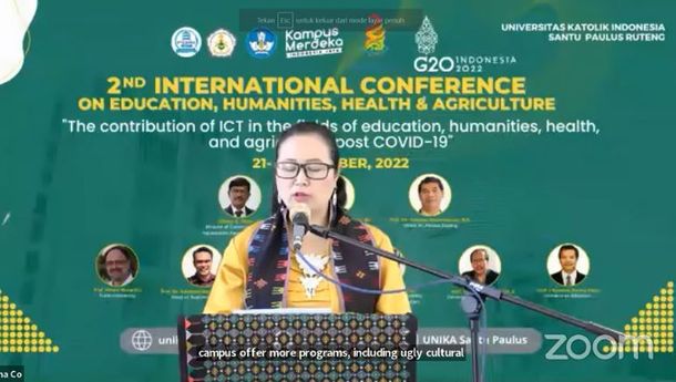 Warek I Unika St Paulus Ruteng, Dr Fransiska Widyawati, M.Hum Buka 'The 2nd ICEHHA'