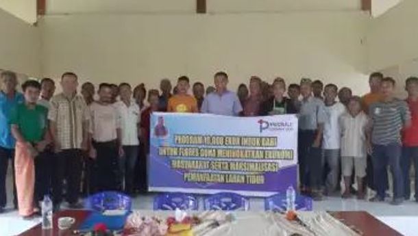 Warga Desa Loce, Manggarai Siap Jalankan Program Pengembangbiakan Babi yang Diinisiasi Yayasan Peduli