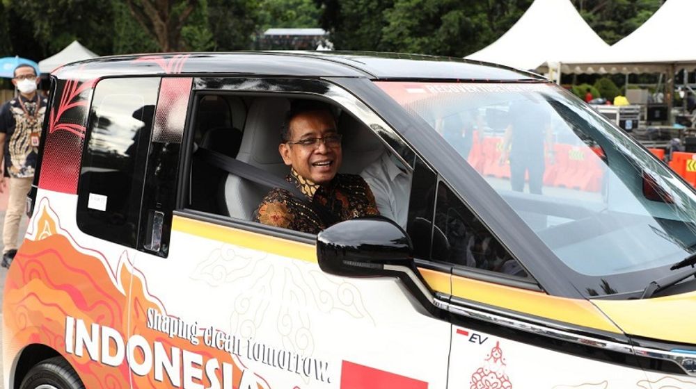 Wuling dan Mensesneg Pratikno (Setkab).jpeg