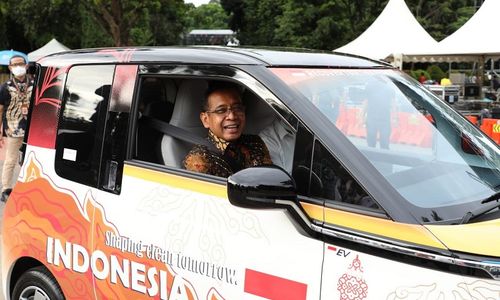 Wuling dan Mensesneg Pratikno (Setkab).jpeg