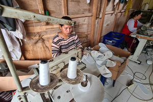 UMKM Pembuatan Sandal Hotel - Panji 1.jpg