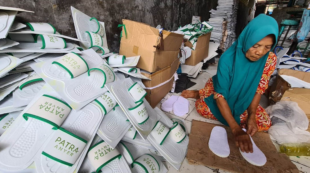 UMKM Pembuatan Sandal Hotel - Panji 4.jpg