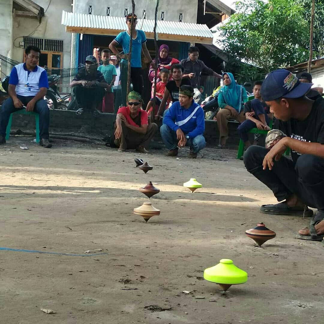 Permainan gasing, salah satu warisan budaya tak benda yang ditetapkan oleh Kemenristekdikti tahun 2022. 