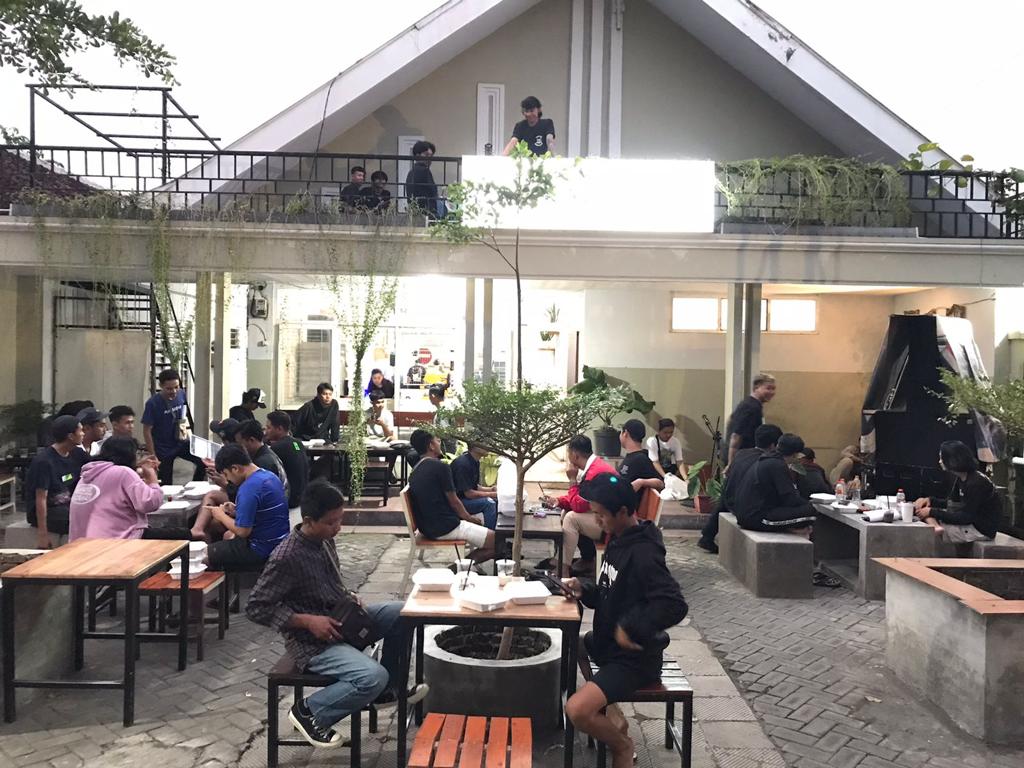Turnamen game sepakbola FIFA 2022 dengan tema KITA Super Esport Series 2022 diikuti oleh perwakilan dari fans club Eropa di Lumajang.