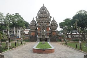 Taman Mini Indonesia Indah (TMII)