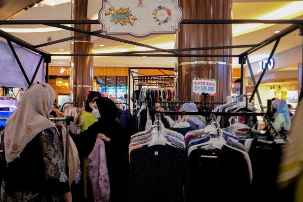  Kekinian, thrifting menjadi salah satu tren dikalangan anak muda. Akhir-akhir ini, ajang thrift sering diselenggarakan, seperti Sriwijaya Hobbies Fest 2022 yang digelar di Opi Mall, Kabupaten Banyuasin, Sumatera Selatan dari 3-6 November 2022.  