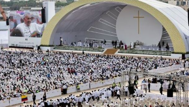 Paus Fransiskus dalam Misa Kudus di Bahrain: Cintailah selalu dan Cintai Semua Orang