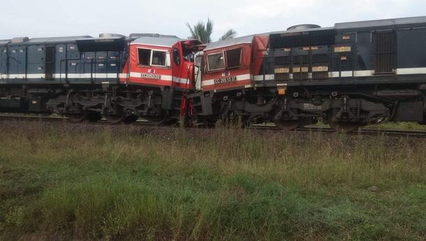 Dua Kereta Api Batu Bara Tabrakan di Stasiun Rengas Bekri Lampung Tengah