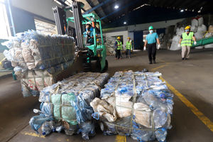 Indonesia Darurat Sampah Plastik - Panji 2.jpg