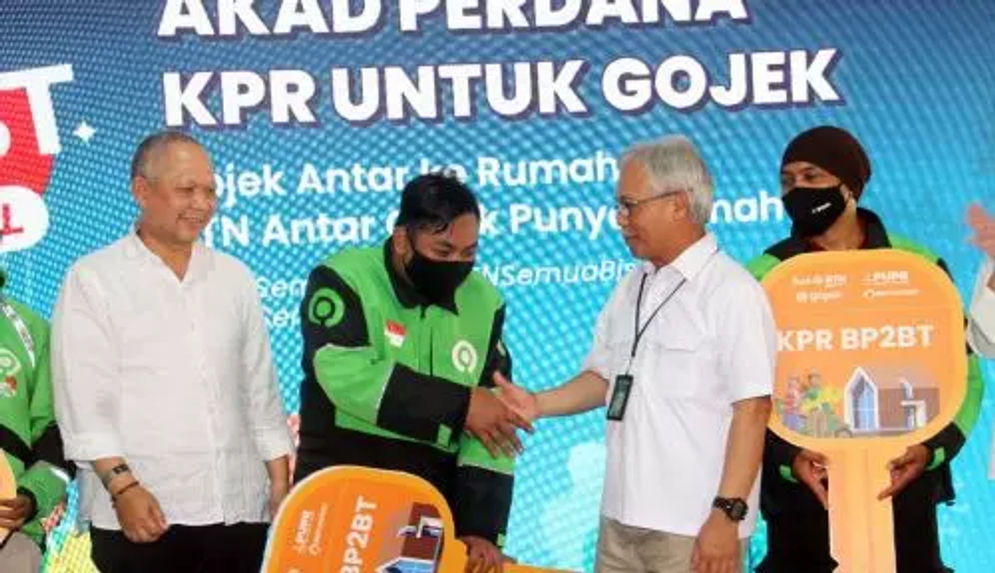 PT Bank Tabungan Negara (Persero) Tbk mencatat sebanyak 200 ribu mitra pengemudi Gojek memenuhi syarat dan layak mendapatkan pembiayaan berupa Kredit Pemilikan Rumah (KPR) Bersubsidi.