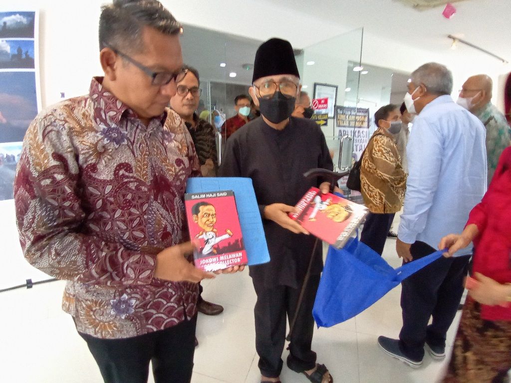 UII Yogyakarta Dapat Hibah Ribuan Buku Salim Said