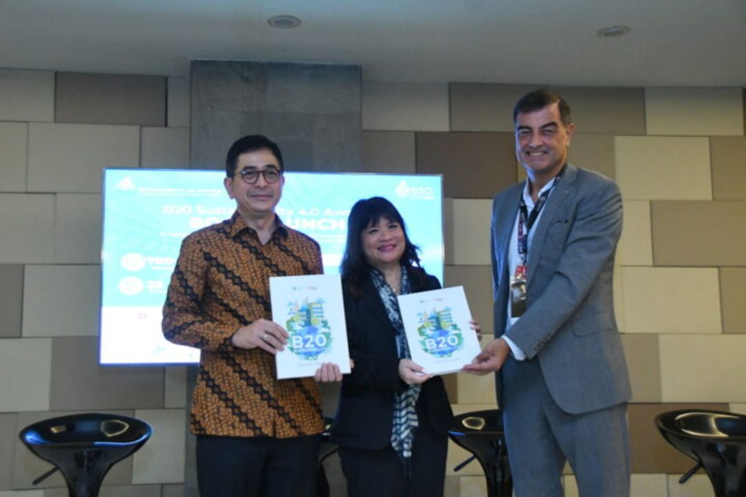 Kadin merilis buku B20 Sustainability 4.0 Awards untuk dijadikan acuan praktik bisnis berkelanjutan.