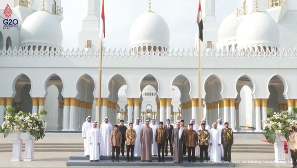 Diresmikan Hari Ini, Berikut Fakta Masjid Raya Sheikh Zayed Solo