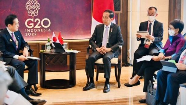 Presiden Jokowi Lakukan Pertemuan Bilateral dengan PM Jepang Fumio Kishida