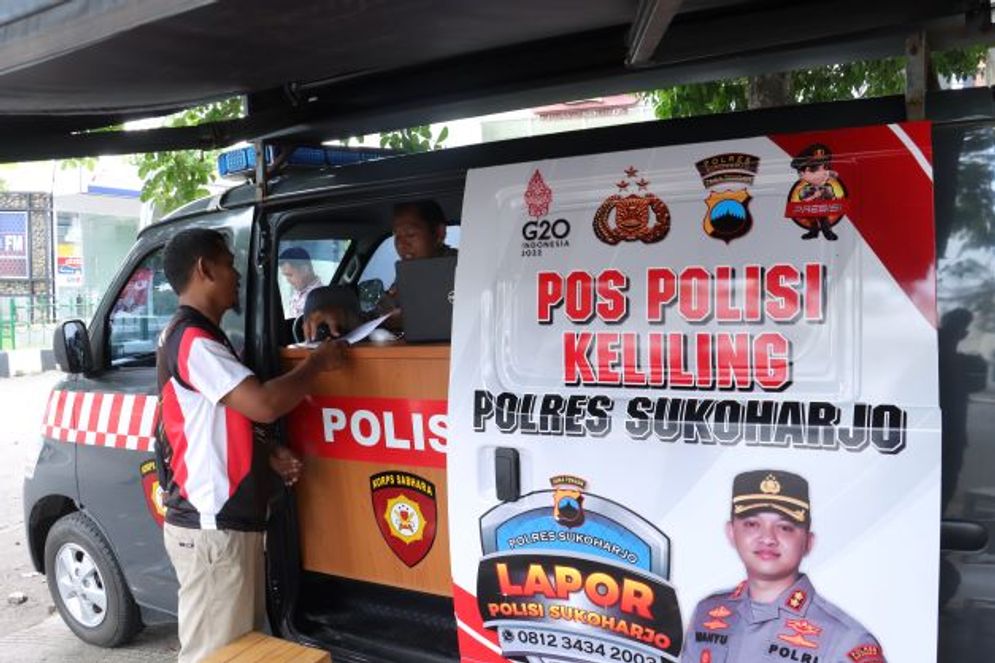 polisikeliling.JPG