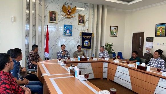 Wawali Hengky Honandar bersama rombongan berdiskusi dengan Pemerintah Kabupaten  Sleman. (Foto:Istimewa)