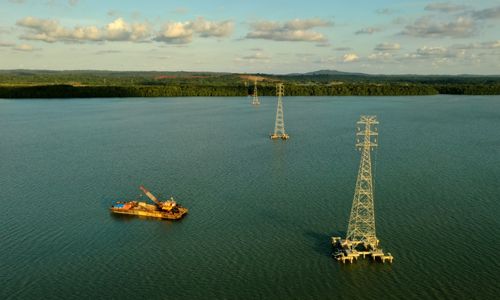PLN Operasikan SUTT 150 kV Lintasi Selat Sebuku di Kalsel, Manfaatkan 86,7 Persen TKDN.jpeg