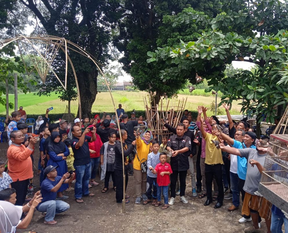 Jaga Ekosistem, Warga Sekaran Delanggu Lepas Liar 150-an Burung