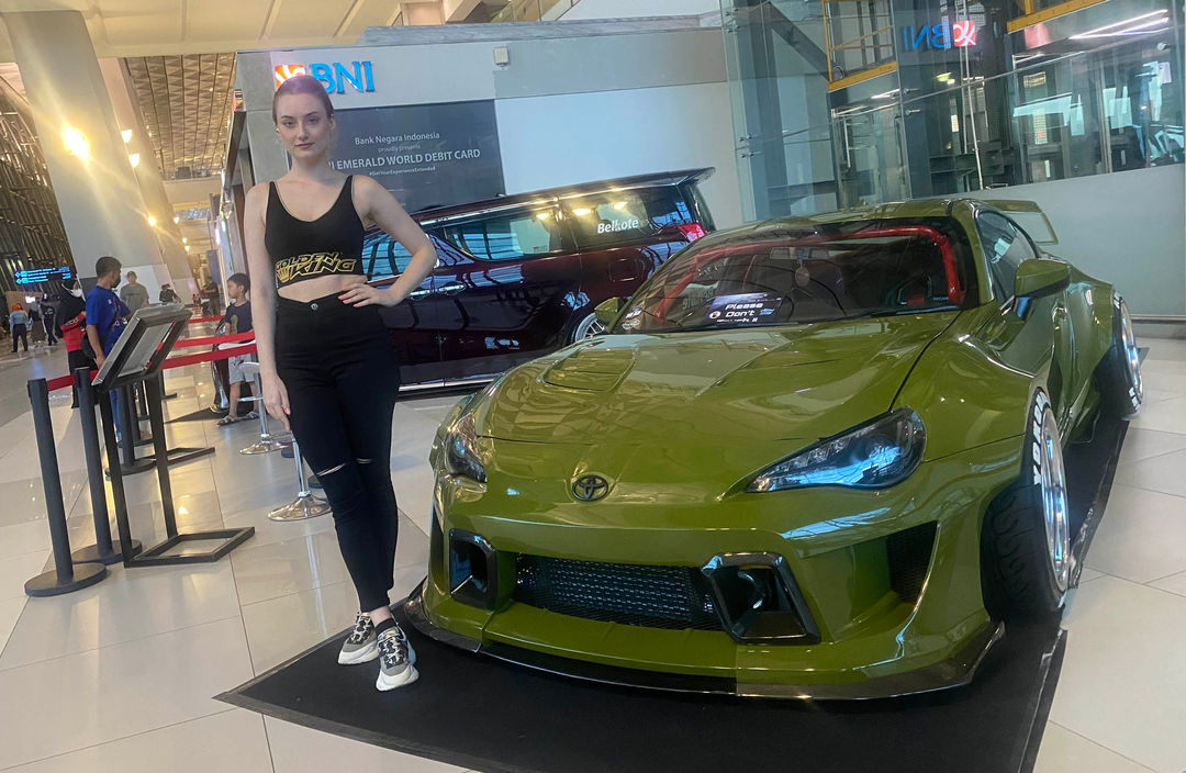 Modifikasi Toyota FT 86 dan Alphard dari Tim Golden King Bukit Tinggi yang dipamerkan dalam T3 Auto Modified di areal Terminal 3 Bandara Soekarno Hatta, Tangerang. Foto : Panji Asmoro/TrenAsia