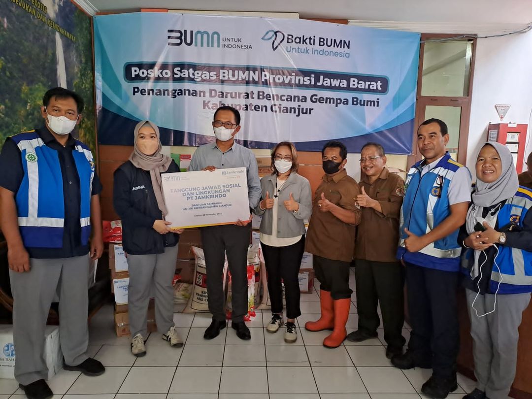 Jamkrindo Salurkan Bantuan Tanggap Darurat Gempa di Cianjur dan Sukabumi