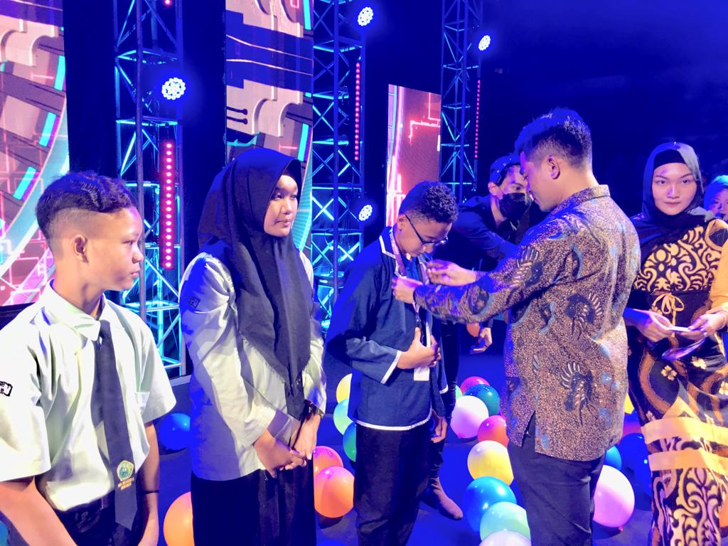 Madrasah Se-Yogyakarta Adu Ketangkasan di Kompetisi Robotika